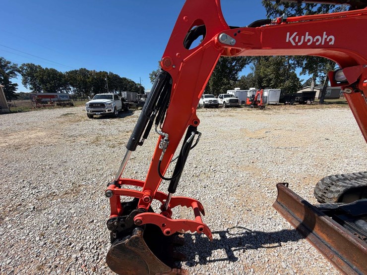 2023-kubota-kx033-4-image-17
