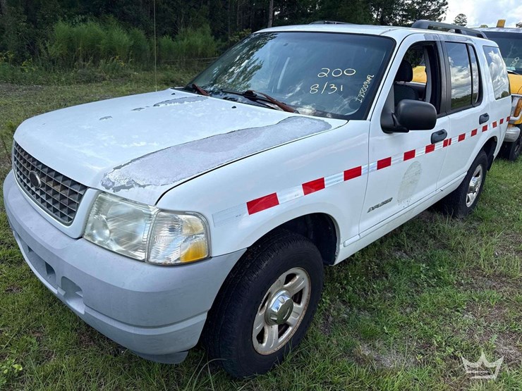2002-ford-explorer-image-1