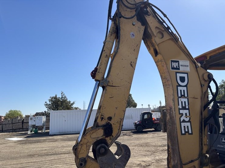 2005-deere-410g-image-17
