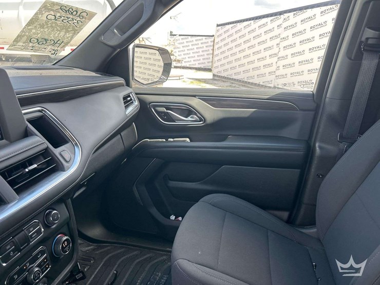 2022-chevrolet-tahoe-image-19