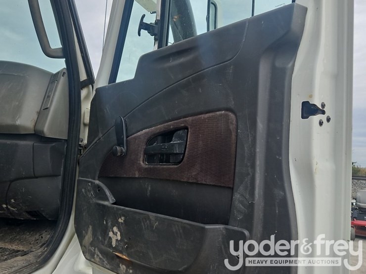 2012-vactor-2100-image-61