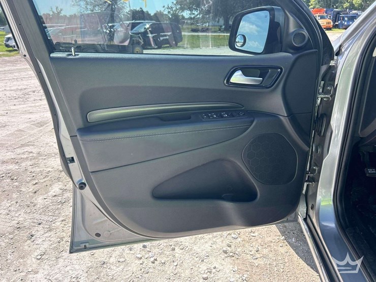 2021-dodge-durango-image-15
