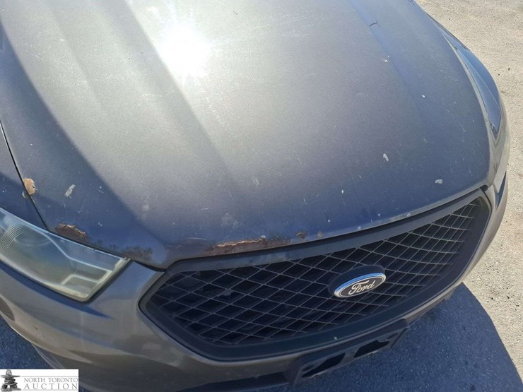2015-ford-taurus-image-30