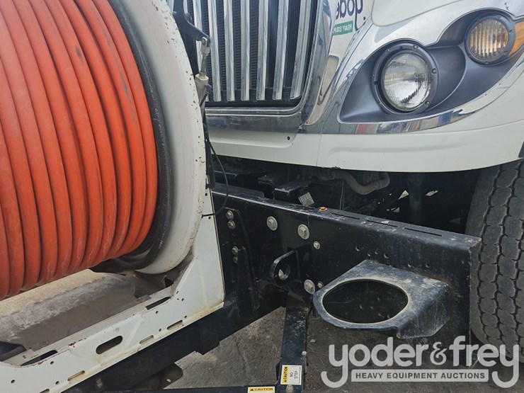 2012-vactor-2100-image-15