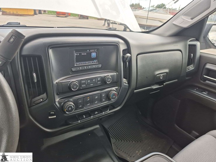 2017-chevrolet-silverado-1500-image-12