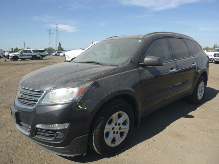 2017-chevrolet-traverse-image-1