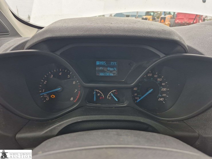 2015-ford-transit-connect-image-11