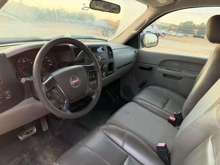 2010-gmc-sierra-1500-image-11