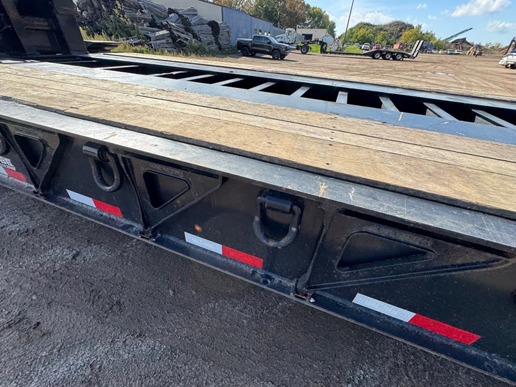 2022-globe-lowboy-image-59