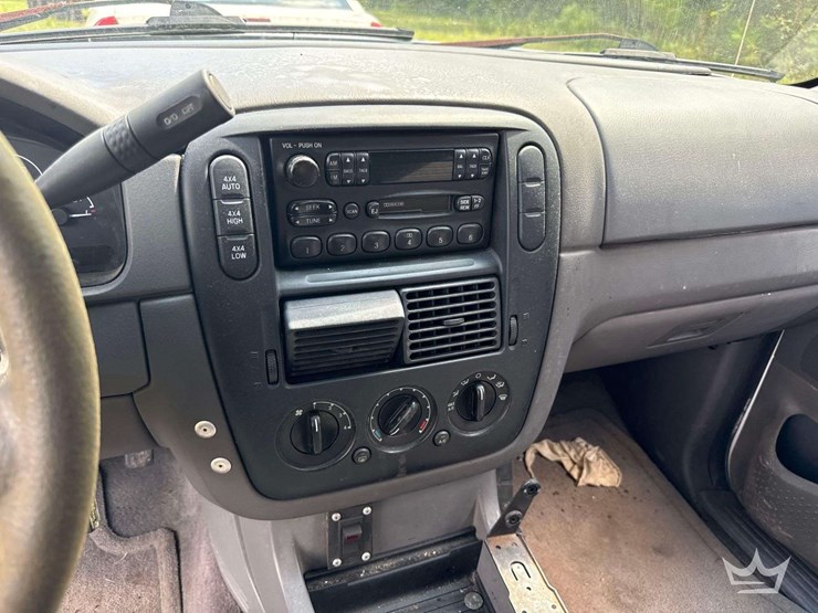 2002-ford-explorer-image-11