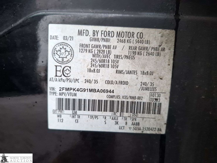 2021-ford-edge-image-14