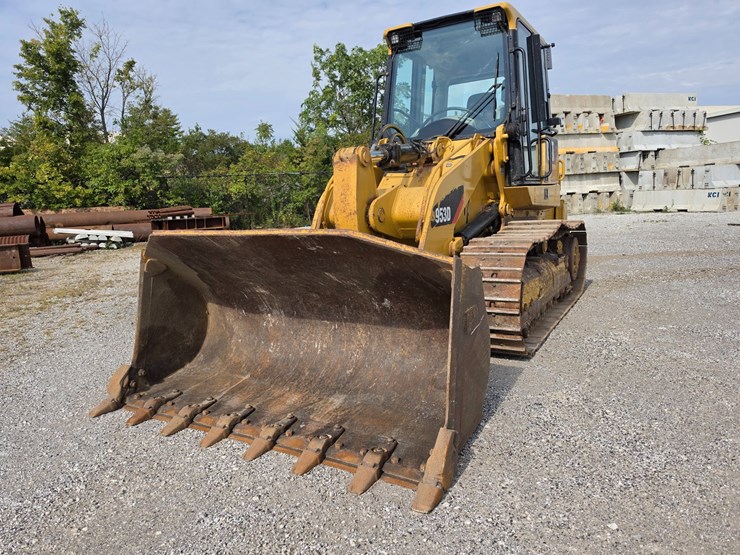 2007-caterpillar-953d-image-2