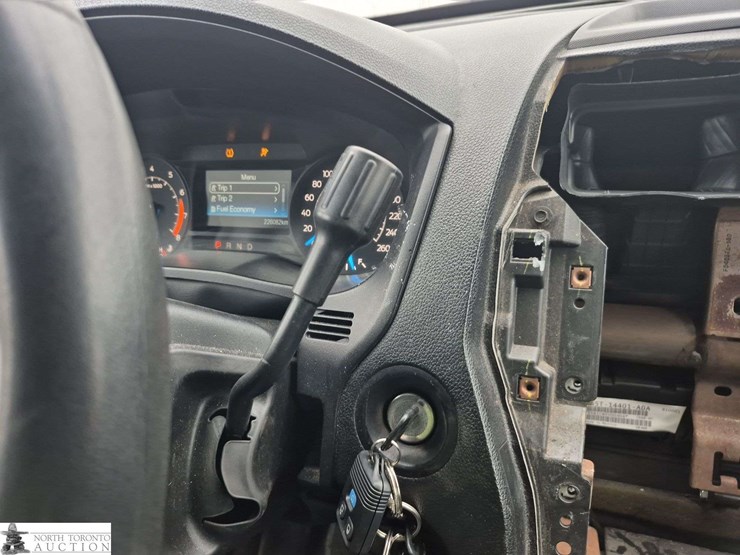2019-ford-explorer-image-19