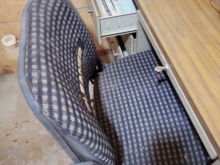 metal-office-desk-with-rolling-chair-and-drawer-contents-image-2