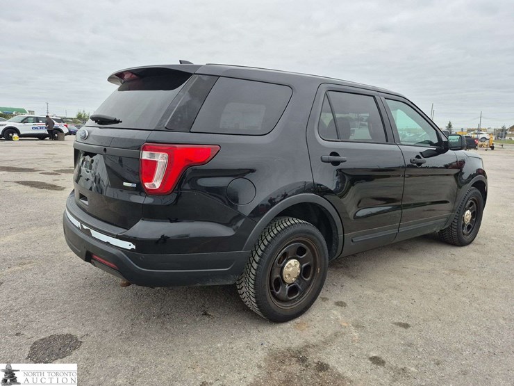2019-ford-explorer-image-5