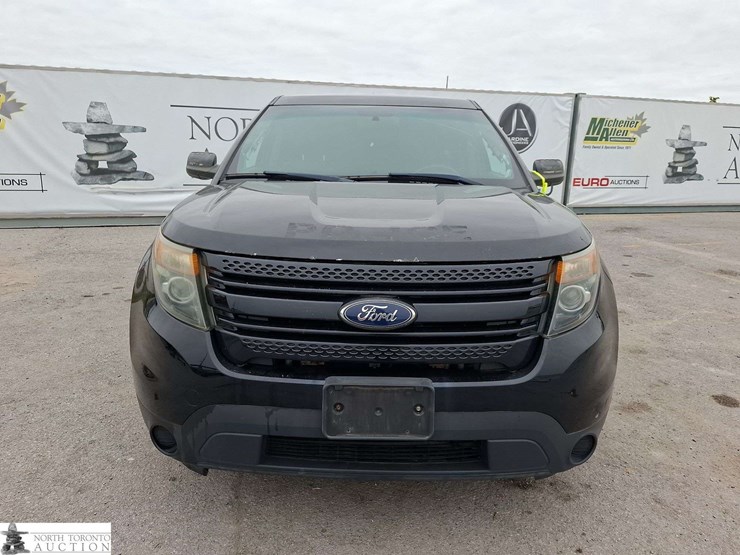 2015-ford-explorer-image-2