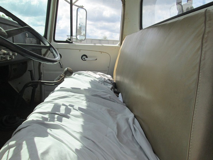 1971-international-loadstar-image-30