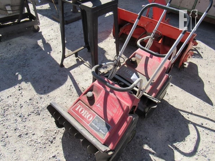 toro-snowblower-image-2