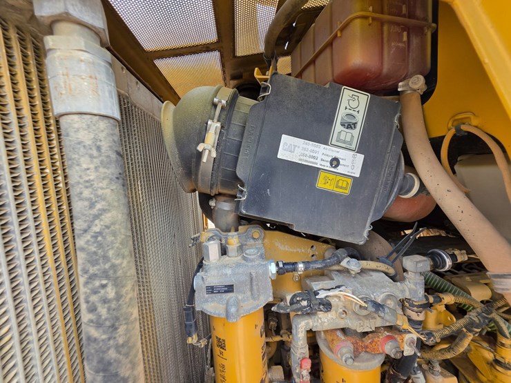 2007-caterpillar-953d-image-33