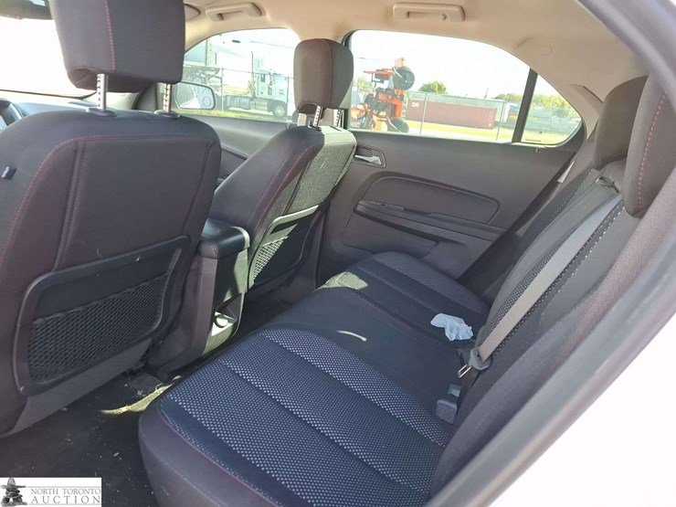 2017-chevrolet-equinox-image-14
