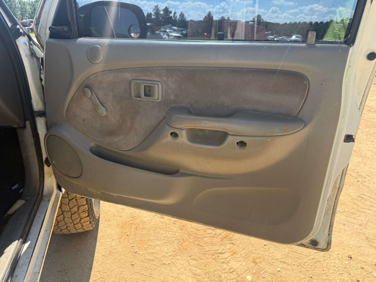 2002-toyota-tacoma-image-21
