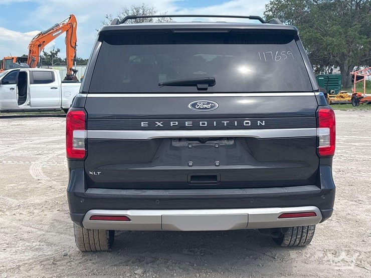 2023-ford-expedition-image-29