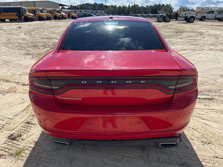 2017-dodge-charger-4-door-sedan-(224,247-miles)-image-6