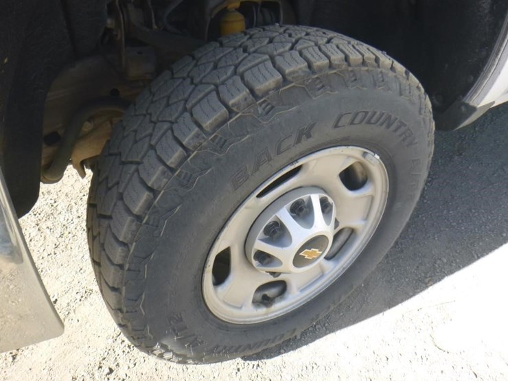 2016-chevrolet-2500hd-image-13