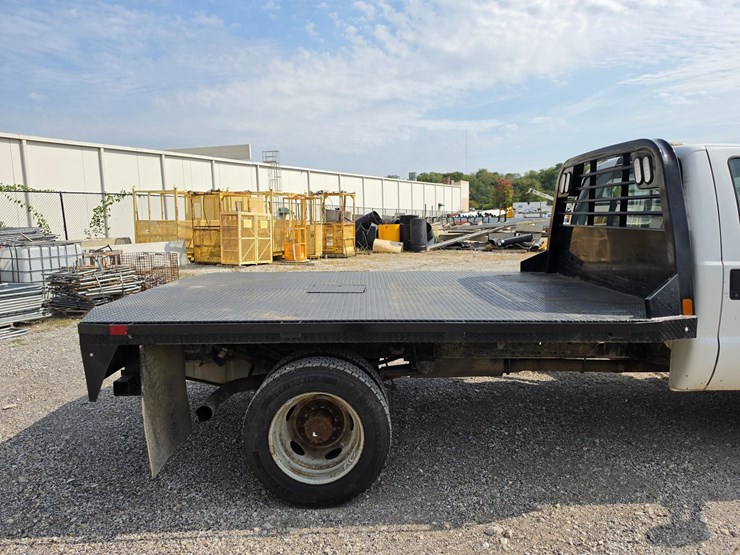 2005-ford-f550-image-69