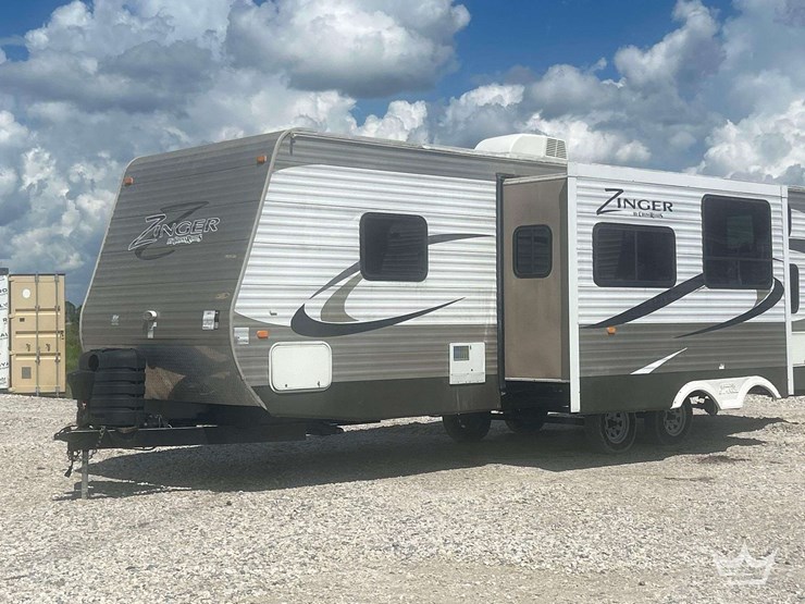 2014-28ft-crossroads-zinger-t/a-travel-trailer-image-1