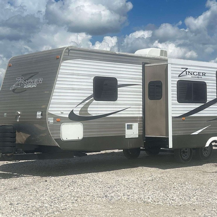 2014 28ft Crossroads Zinger T/A Travel Trailer