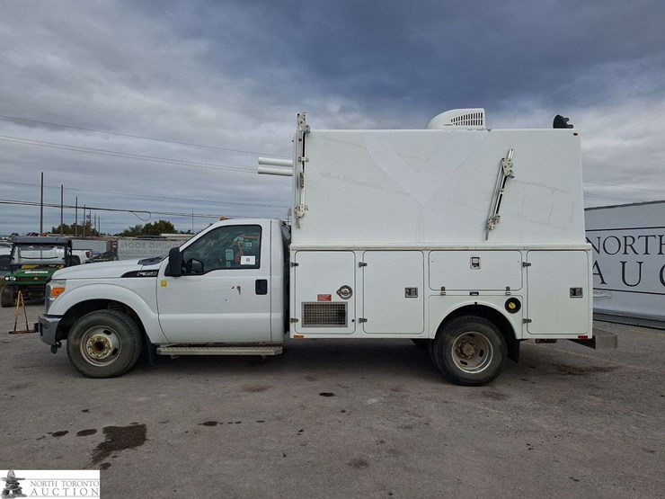 2012-ford-f350-image-8