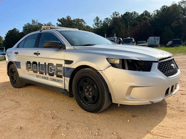 2016-ford-taurus-police-interceptor-sedan-(82,733-miles)-image-4