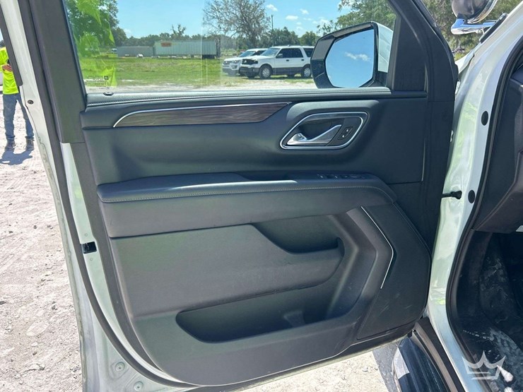 2023-chevrolet-tahoe-image-15