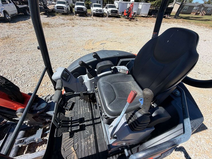 2023-kubota-kx033-4-image-10