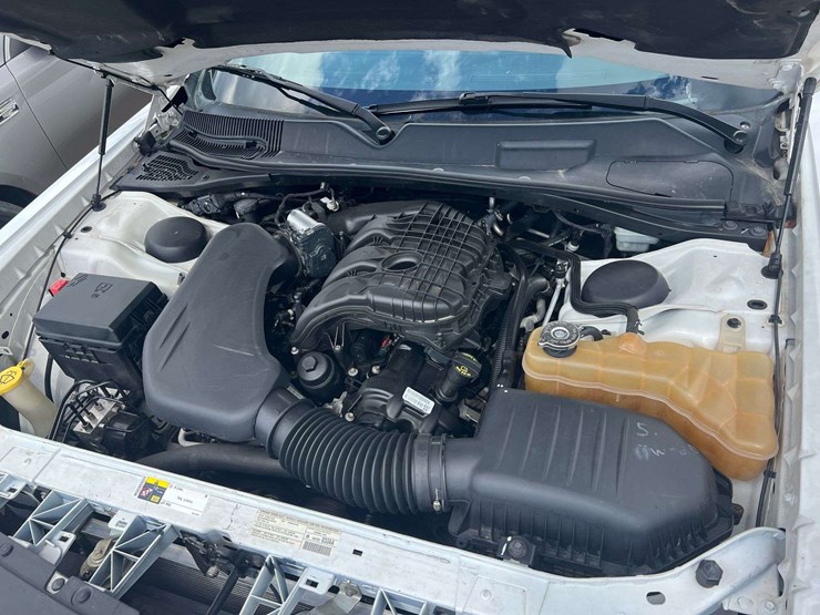2013-dodge-challenger-2-door-coupe-(183,401-miles)-image-8