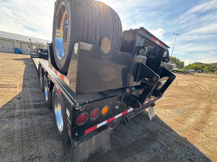 2022-globe-lowboy-image-42