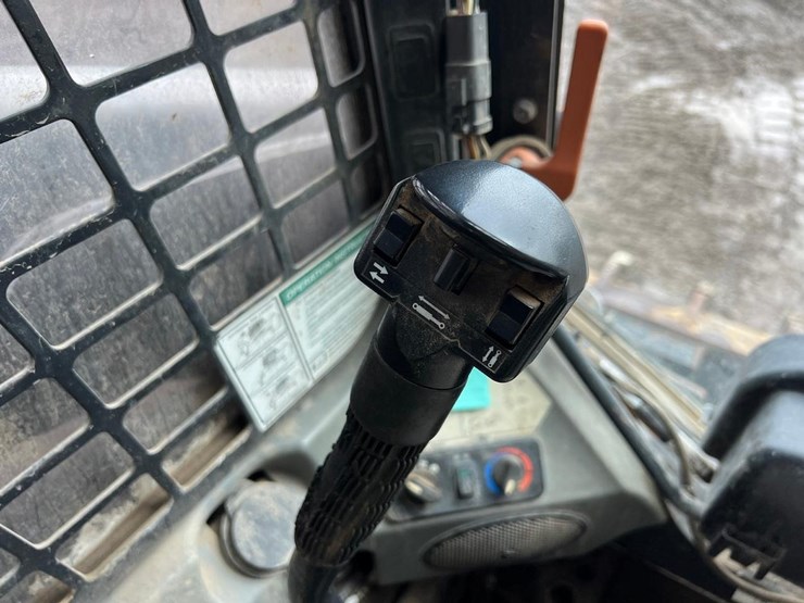 2019-bobcat-t595-image-20