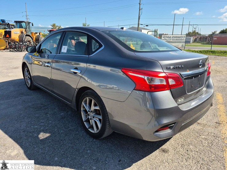 2018-nissan-sentra-sv-4dr-sedan-image-7