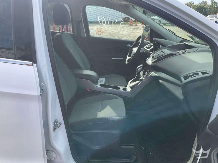2014-ford-escape-image-17