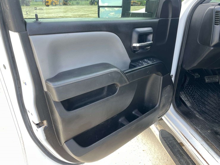 2015-chevrolet-silverado-2500-image-9