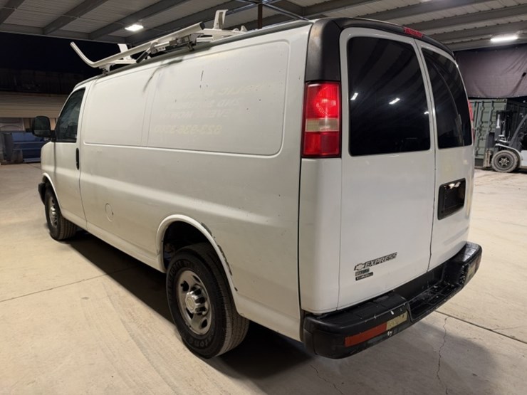 2011-chevrolet-express-2500-image-7