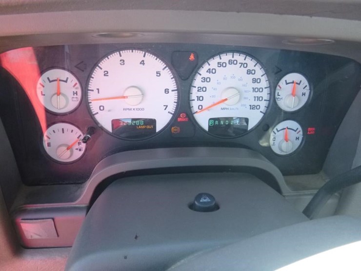 2005-dodge-ram-2500-image-14