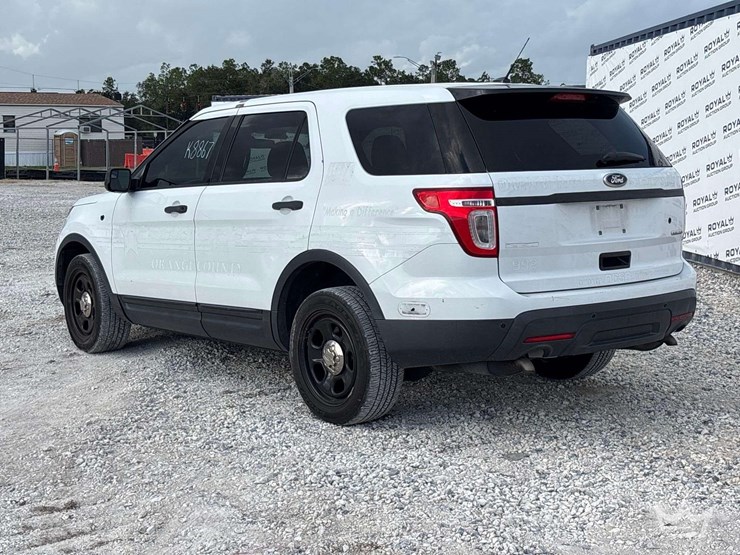 2013-ford-explorer-image-1