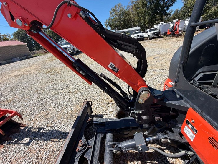2023-kubota-kx033-4-image-26