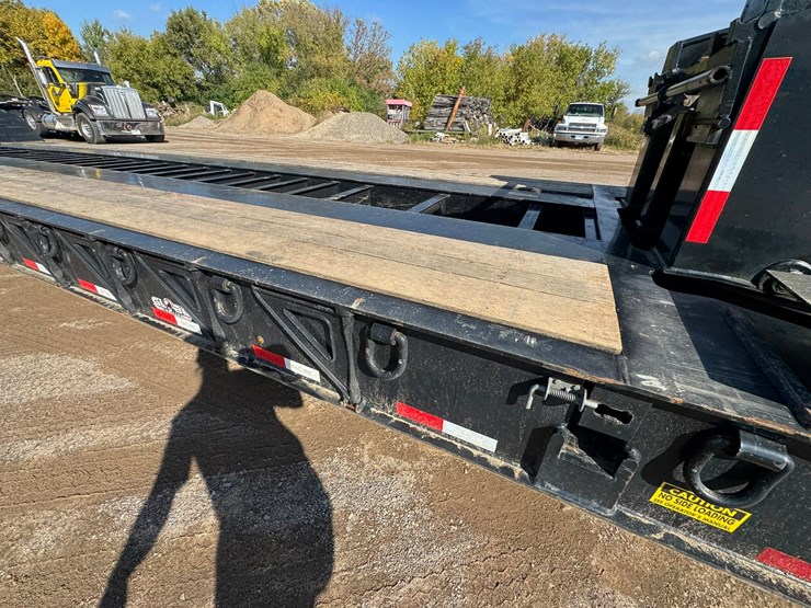 2022-globe-lowboy-image-17