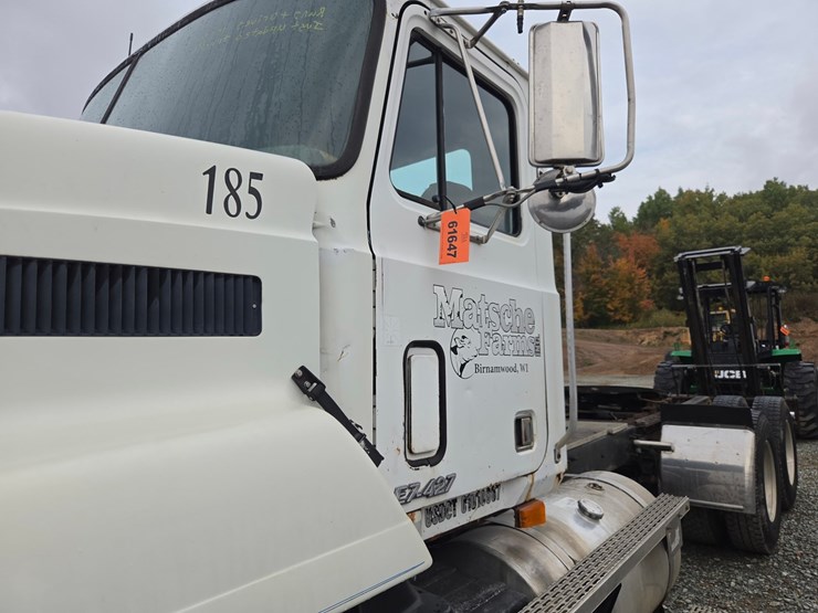 2000-mack-ch613-image-16