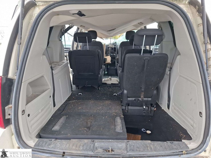 2010-dodge-grand-caravan-se-image-18
