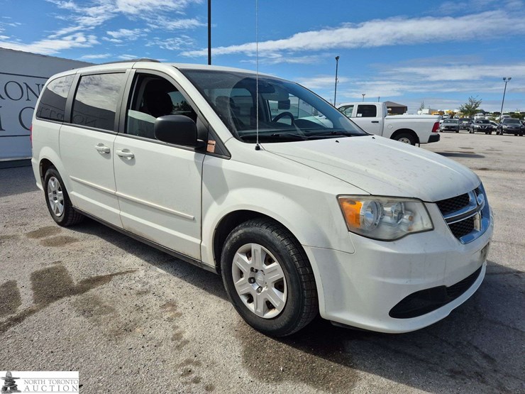 2011-dodge-grand-caravan-se-image-3