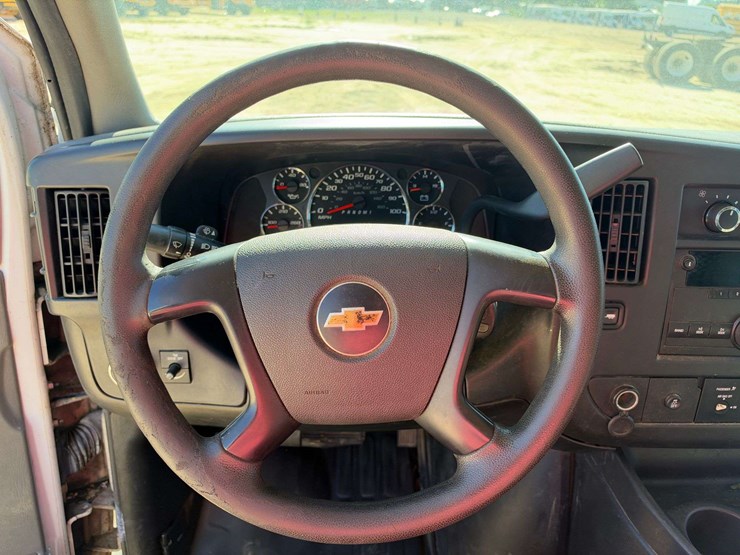 2014-chevrolet-express-2500-image-12